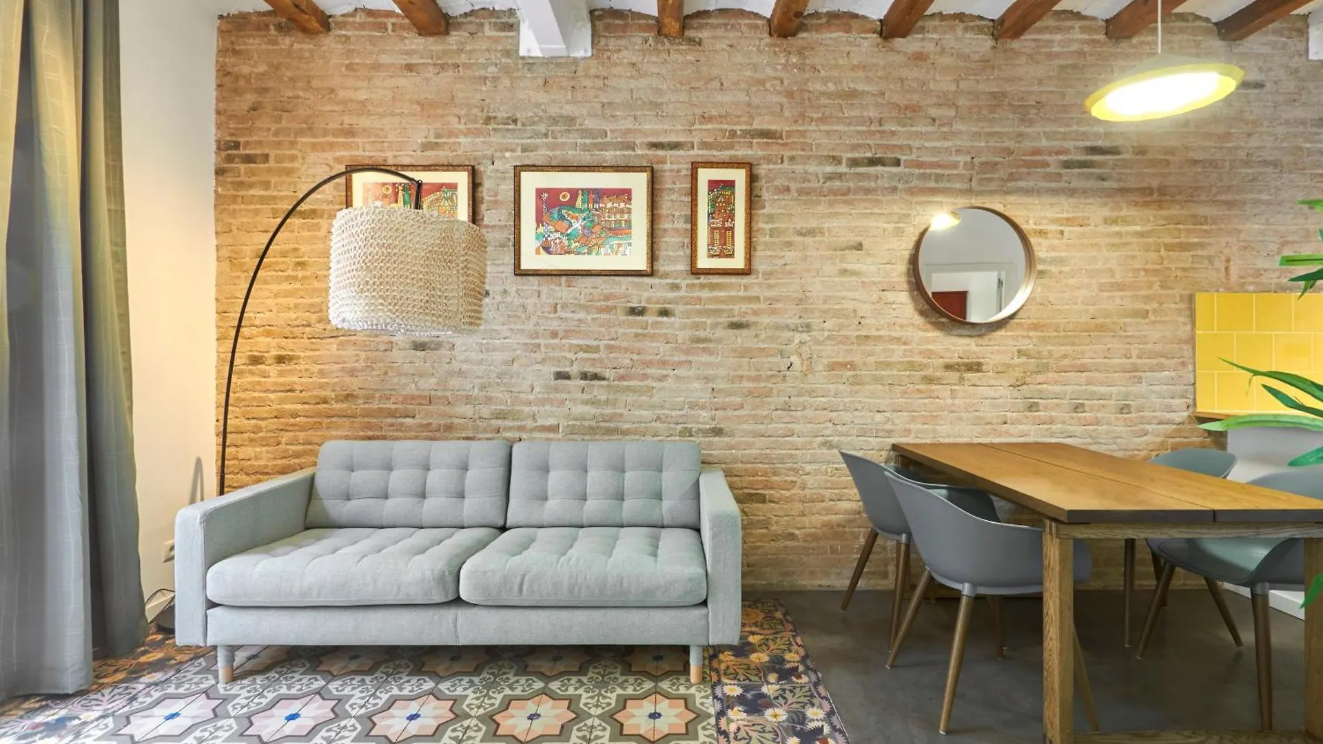 64 Apartment In A Typical Barcelona'S Old Building Spain