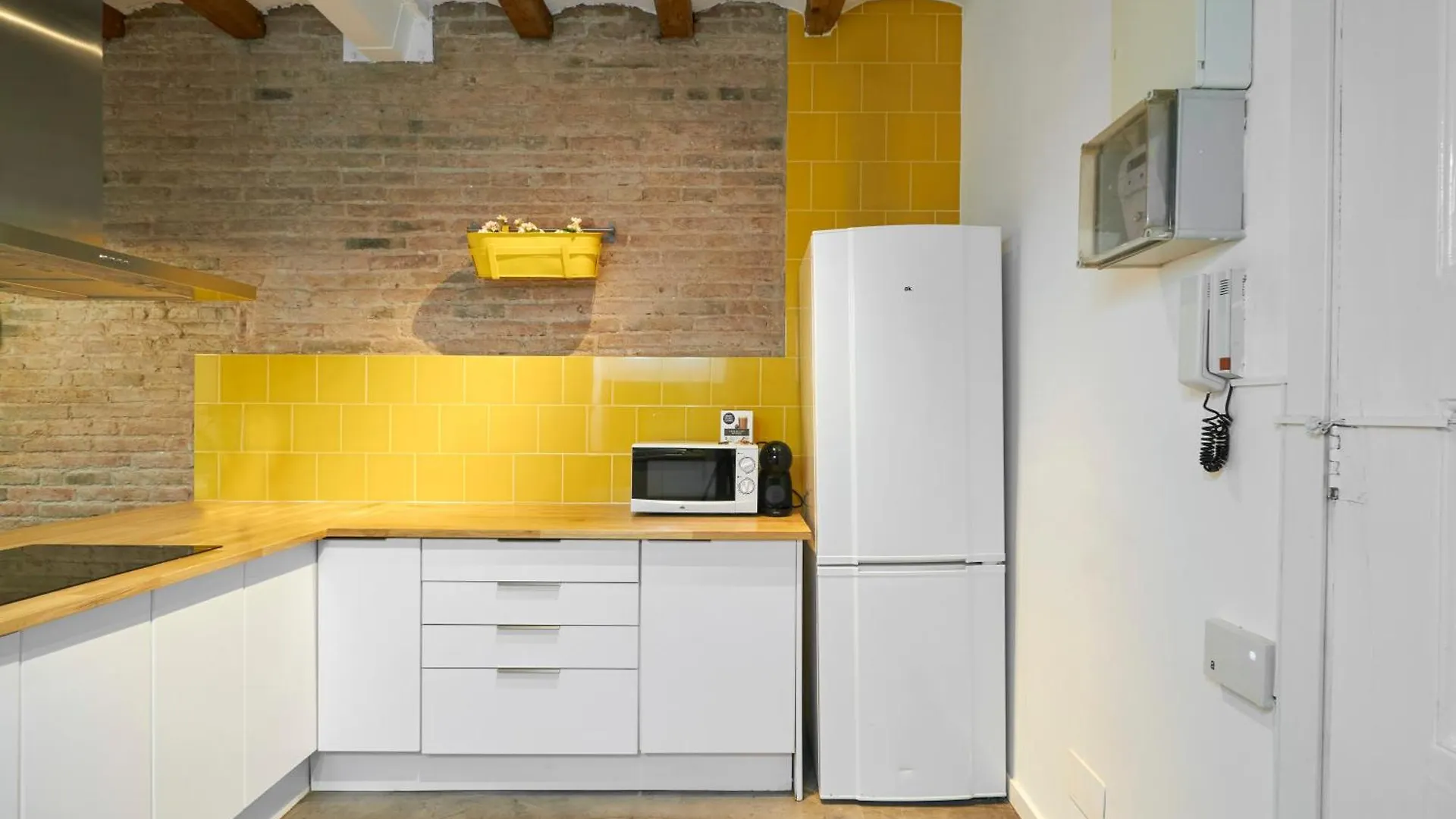 64 Apartment In A Typical Barcelona'S Old Building Spain